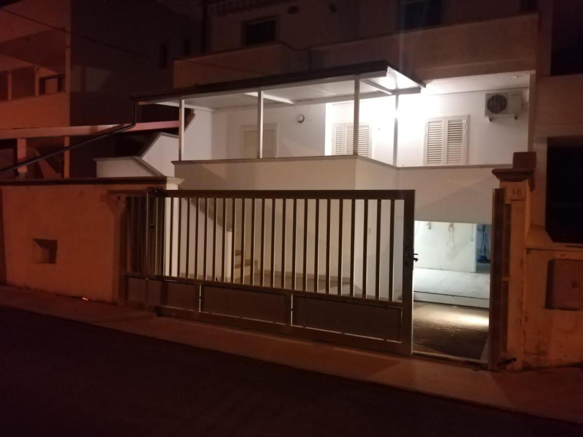 Villa Ticia A 100 Metri Dalla Spiaggia Con Parcheggio Privato Lido Marini Buitenkant foto