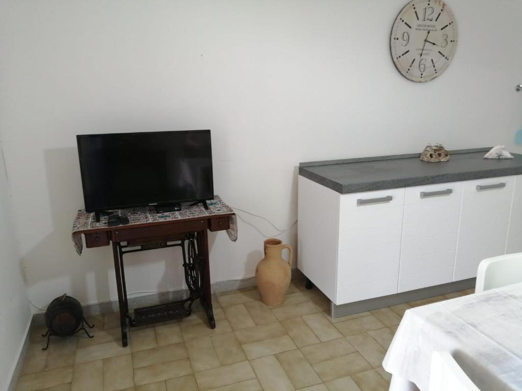 Villa Ticia A 100 Metri Dalla Spiaggia Con Parcheggio Privato Lido Marini Buitenkant foto